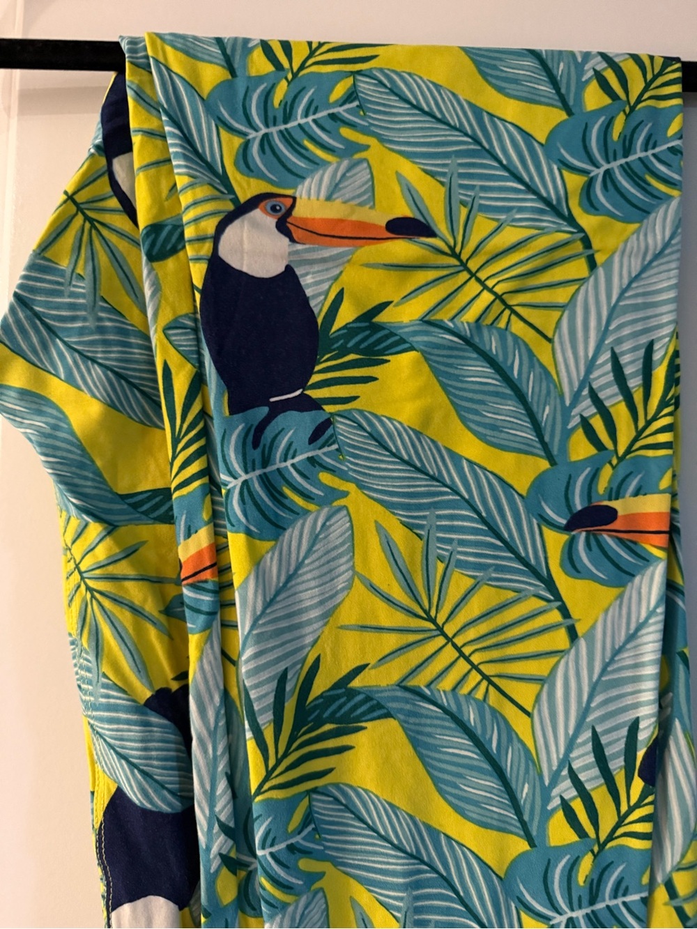 LuLaRoe TC Tall Tropical Toucan Print Leggings - Yellow - Picture 2 of 6